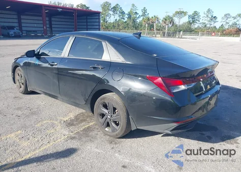 2022 Hyundai Elantra Sel z USA, uszkodzony, nr VIN 5NPLM4AG5NH079082